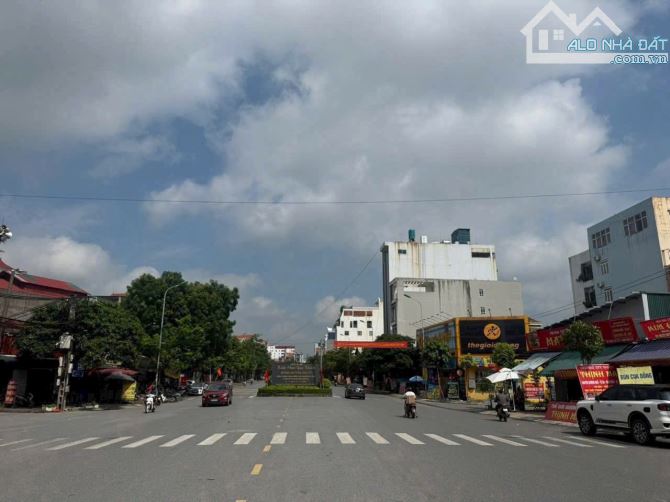 Bán đất mặt đường đôi Nguyễn văn cừ Từ Sơn,kinh doanh sầm uất
