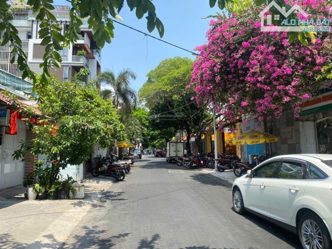 Bán nhà mặt tiền UU14 Bạch Mã, Quận 10, DT: 4x25m, 2 tầng, giá 23 tỷ TL