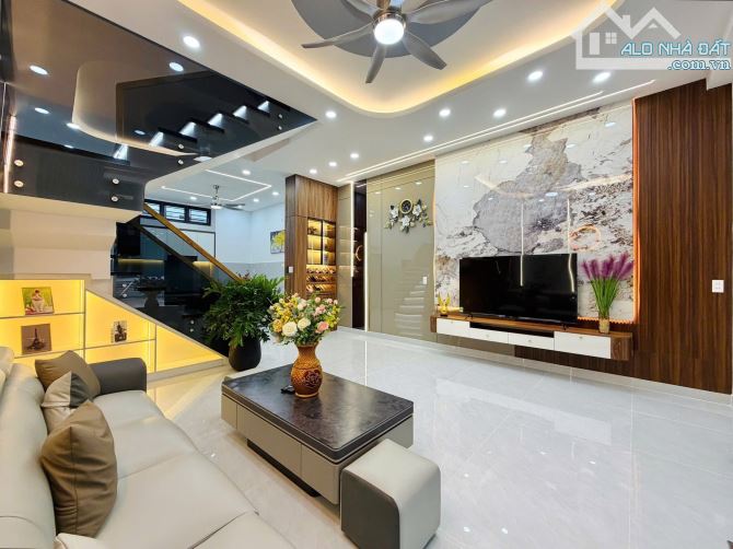 Nhà Trần Xuân Soạn Q7 giá 2 Ty 760, SHR, Sẵn HĐ 24tr/ tháng, 74m2