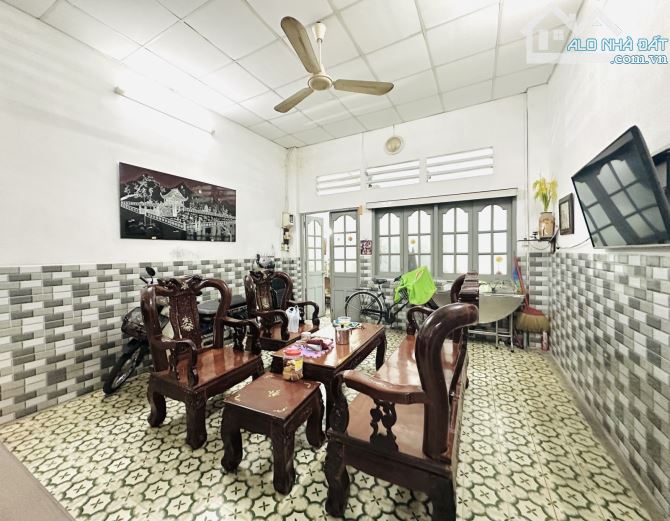 Nhà mặt tiền khu Hiệp Nhất, Lê Bình, Tân Bình, 4.4m x 18.8m, 2 tầng, 11.3 tỷ.