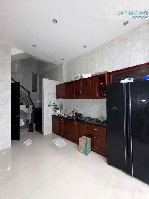 Cho Thuê Nguyên Căn ( 3pn + 1 bếp + 4wc - Full Nội Thất ) Đường 3/2, Phường 10 Quận 10