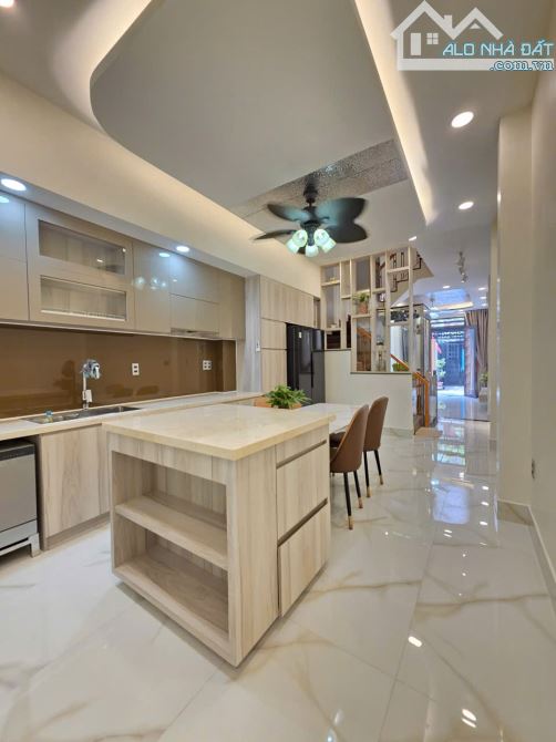 Cần bán nhà Khu nội bộ Lê Văn Sỹ thông Đặng Văn Ngữ - Nhà mới 4 Tầng có thang máy