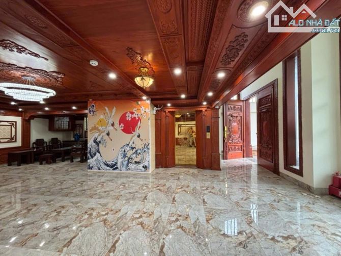 Nhà Mặt phố view sông Hồng, nhà xây ngang tiền đất mất 129m2 7 tầng giá 55 tỷ