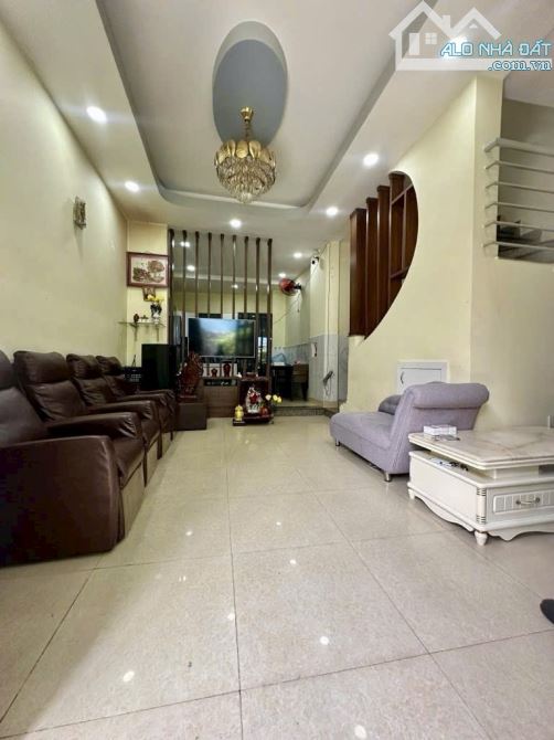 BÁN GẤP NHÀ 3 TẤM SÁT MẶT TIỀN TÔN ĐẢN DTS 49M2 CHỈ 6TY490 TL CHÍNH CHỦ