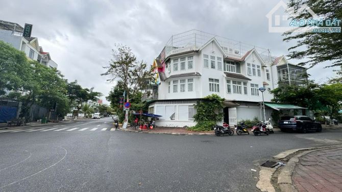 NHÀ LÔ GÓC DUY NHẤT MẶT TIỀN THÍCH QUẢNG ĐỨC ĐANG BÁN, CÓ SỔ HOÀN CÔNG