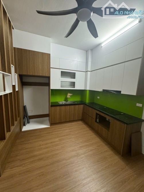 ĐỊNH CÔNG HẠ - NHÀ PHÂN LÔ  Ô TÔ ĐỖ CỔNG - NGÕ THÔNG  - DÂN TRÍ CAO.