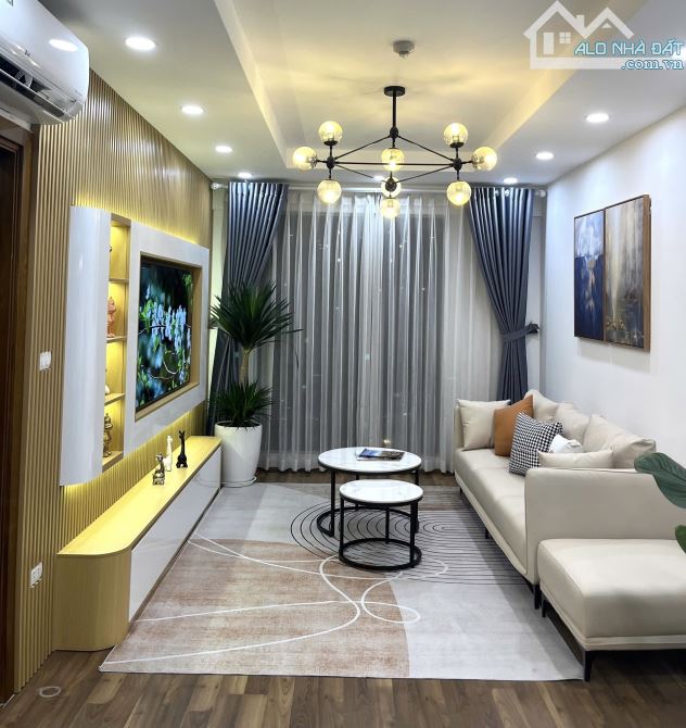 Bán Căn Hộ A10 Nam Trung Yên DT 72 2PN Full NT đẹp SĐCC View Hồ giá 7 tỷ ở luôn