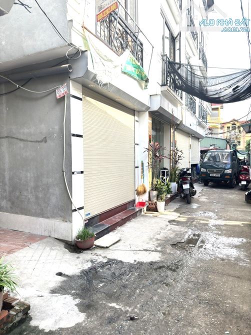 BÁN NHÀ ĐƯỜNG BÁT KHỐI 32M2, 5 TẦNG, NGÕ THÔNG Ô TÔ, 5.88 TỶ.