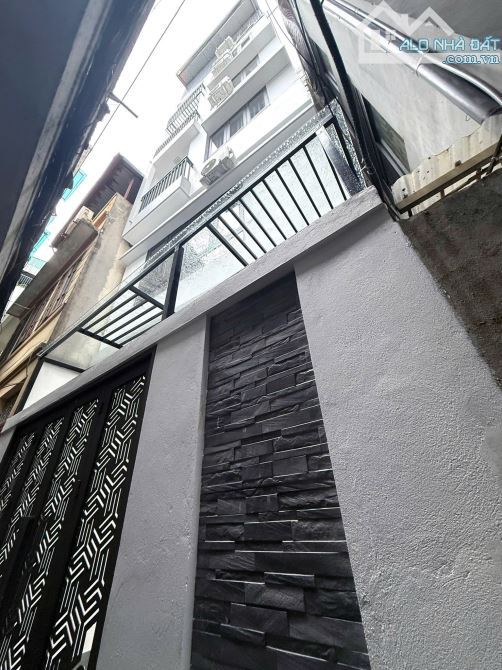BÁN NHÀ HÀO NAM ĐỐNG ĐA 60m 6Tầng Mt 4.6m GIÁ 14.5 TỶ THANG MÁY DOANH THU 55TR/ THÁNG.