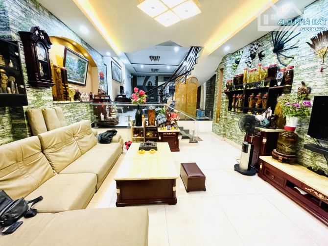 Gần Mặt Tiền, Hẻm Ô Tô, 124m2, Ngang 5m, 5 Tầng, 6PN, Ung Văn Khiêm, Q.Bình Thạnh