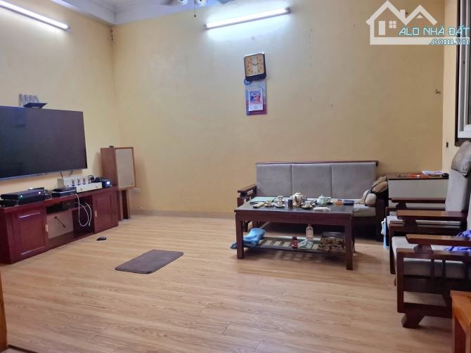 🎉TT CẦU GIẤY-LÔ GÓC-GẦN PHỐ 10M-MẶT TIỀN RỘNG 2THOÁNG-NGÕ BA GÁC THÔNG -Nguyễn Đình Hoàn