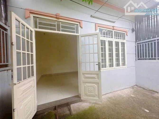 Cho thuê nhà gần big C Go Tân Hiệp sau công an phòng cháy.