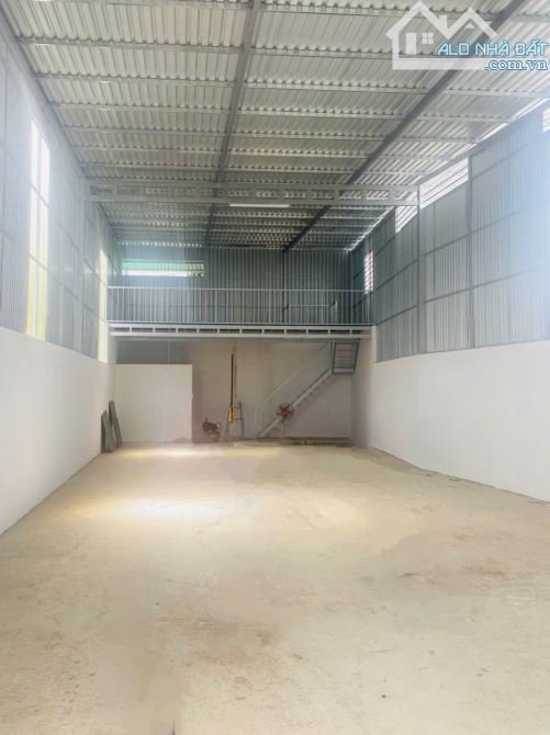 Cho thuê kho 210m2 có gác lửng cái răng, cần thơ giá 12 triệu