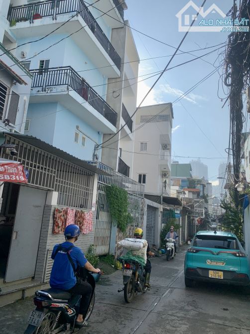 QUẬN 7 - CƯ XÁ NGÂN HÀNG - 2 TẦNG - 4,3❌13,5M (NỞ HẬU) - XE HƠI THÔNG - KDBB - 7,1TỶ TL