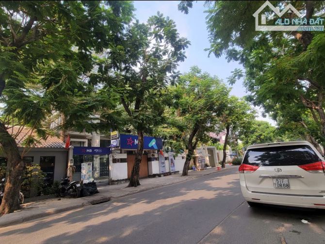 Nhà  ngay Mặt Tiền Xuân Thủy Q2 DT 16m x 35m, nở hậu 16m  • Công nhận: 487m²