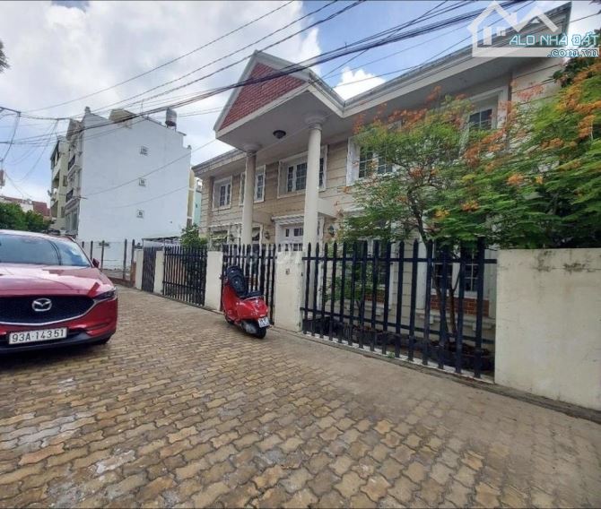 Bán Nhà HXH Góc 2MT Xô Viết Nghệ Tĩnh P.25 BT, DT 17x12m CN 197m², KC 2 Tầng, Giá 33 tỷ