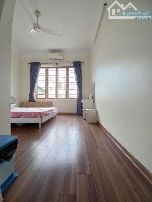 VIP LONG BIÊN - DT 140M - 4 TẦNG - KHUÂN VIÊN ĐẲNG CẤP - Ô TÔ - GIÁ 15.9 TỶ