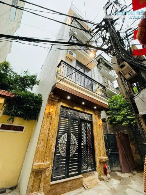 Bán nhà 10 phòng cho thuê phố hoàng hoa thám 66m2 thang máy