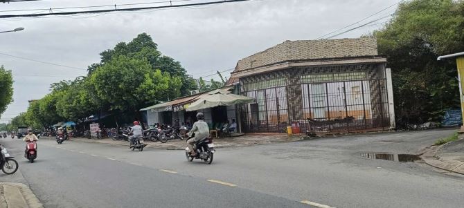 Bán lô đất mặt tiền đường Song Hành. Gần chợ Hóc Môn. Kinh doanh đa ngành nghề.