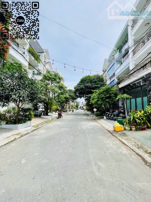 Khu Tên Lửa - Chợ Da Sà - 5x20m - 4 tầng - 4PN rộng - Nội thất cao cấp