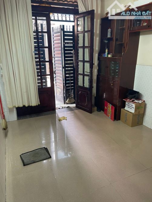 Cấn bán nhà 5 tầng Nguyễn Trọng Tuyển Phú Nhuận, sát mặt tiền 5PN giá nhỉnh 6 tỷ TL