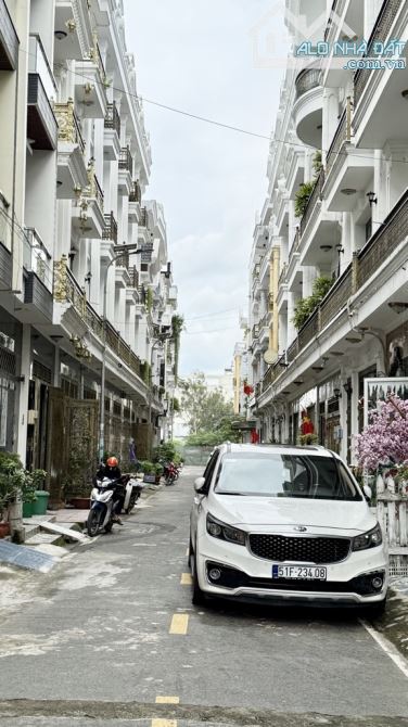 KHU PHÂN LÔ ĐẸP BÌNH TÂN - 4 TẦNG - HẺM XE HƠI TRÁNH CÓ LỀ - THIẾT KẾ ĐẸP SANG TRỌNG
