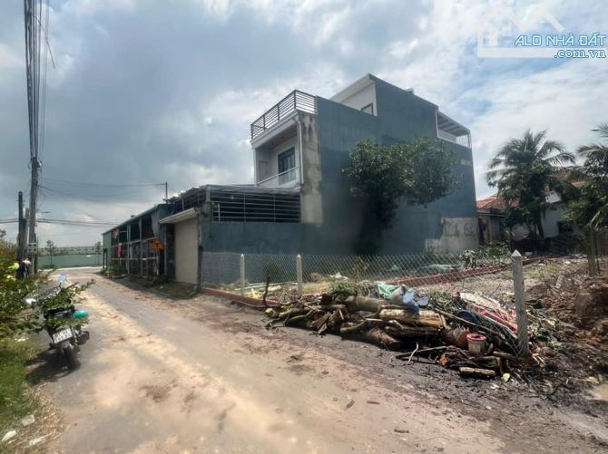 ĐẤT PHÚ MỸ – SÁT DX02 DT: 5 x 24m (120m²), thổ cư 60m² – có GPXD