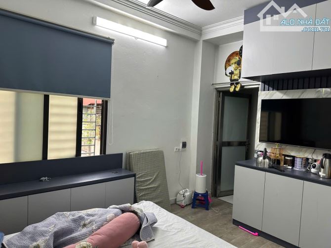 Bán nhà Ngọc Hà, Ba Đình, diện tích 37m2, 6 tầng thang máy, gần hồ. Giá 8,5 tỷ