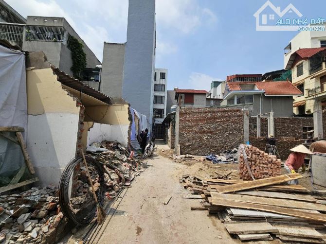 Bán đất Ngọc Thuỵ NGÕ NÔNG - GẦN PHỐ 70m2, MT5.1m giá 9.6 tỷ.