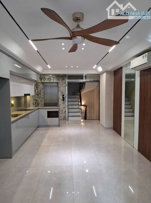 Bán nhà Hồng Tiến - ô tô vào nhà - mới đẹp lung linh -6 tầng thang máy - 50m - 14.3 tỷ