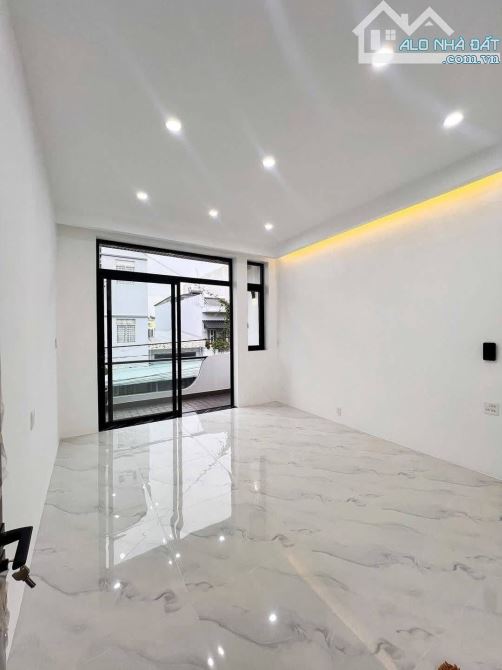 Chính chủ gửi em bán gấp lại nhà lầu lấy tiền gấp để xoay vốn