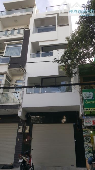 (Hot) Bán nhà mặt tiền Lạc Long Quân, 5 tầng thang máy, vị trí đắc địa, KD đa ngành nghề