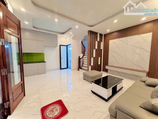 NHÀ VỊ TRÍ VÀNG ĐẦU LÀNG LA NỘI
