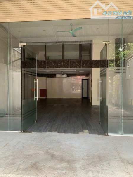 Cho thuê cửa hàng mặt phố Trần Quốc Hoàn – Cầu Giấy, DT 55m², MT 5m, giá 23 triệu/tháng