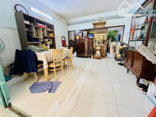 BÁN NHÀ MẶT TIỀN CHỢ P18 – NGÃ 3 NGUYỄN SƠN  – 2 TẦNG – 85M2 GIÁ CHỈ 5.X TỶ
