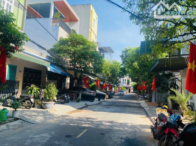 Bán 100m đất tặng nhà c4 mặt tiền đường Mỹ An 7 -ngay khán đài PH Đà Nẵng -Khu Mỹ An