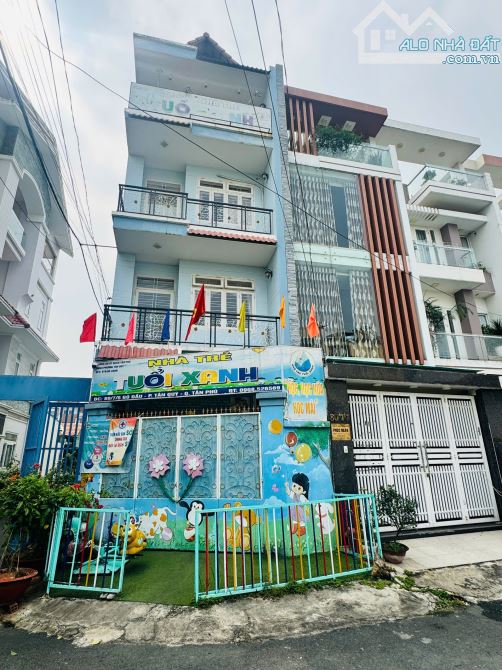 Gò Dầu: Hẻm nhựa 8m có lề rộng, đối diện công viên nội bộ. DT: 4.5x17m, vuông, nhà 4 tầng