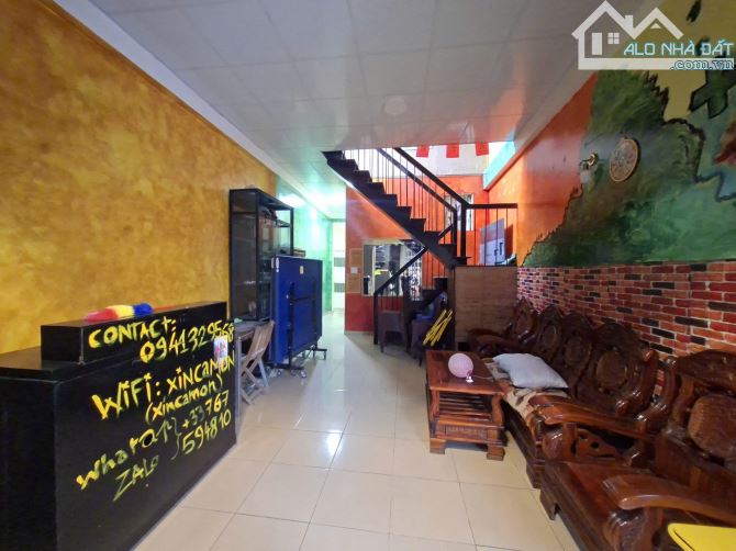 NHÀ CẤP 4 HẺM ÔTÔ ĐƯỜNG HOÀNG DIỆU CÁCH CHỢ ĐÀ LẠT 1,2KM, 98M2 3PN 3WC SÂN ĐỂ ÔTÔ - 5,6 TỶ