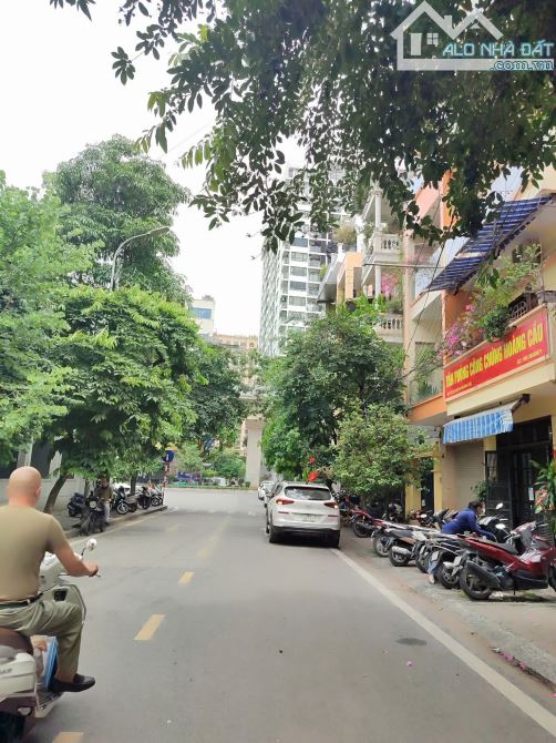 Bán nhà phân lô mặt ngõ 61 Hoàng Cầu, Đống Đa 80m MT5 Vỉa hè Kinh doanh vài Ô TÔ tránh