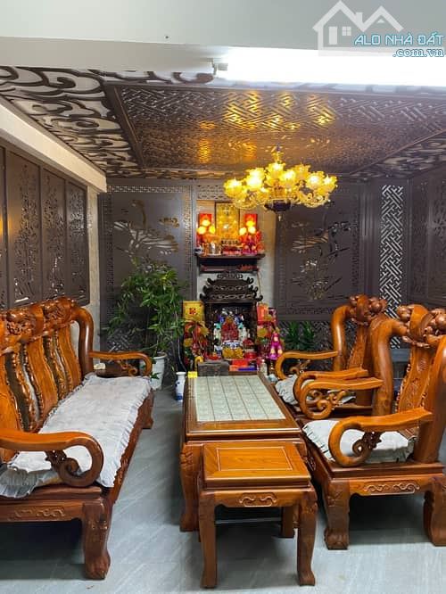 Siêu phẩm Đội Cấn 63m² ngõ ô tô tránh, nhà đẹp giá 20,5 tỷ