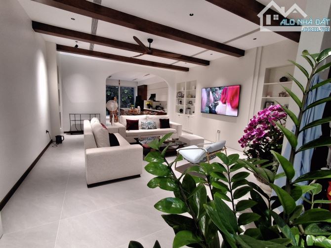 Biệt thự NV Bùi Thiện Ngộ, Việt Hưng, thang máy, full nội thất 120m x5T, MT 6m, nhỉnh 41tỷ