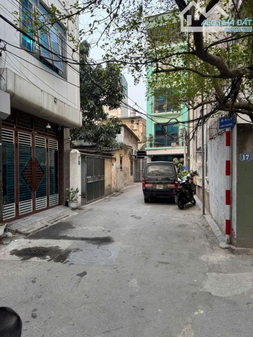 13 Tỷ - Bán Nhà 95m2, mặt tiền 5m - vài bước chân ra ô tô tránh - Thạch Bàn, AEON Long Biê