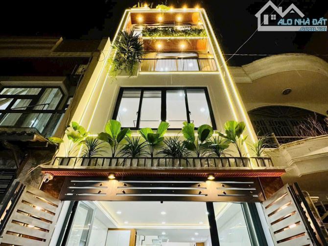 Bán nhà 53m2 Trần Quang Diệu, P14, Q3. Xây 1 trệt 2 lầu. Giá 3 tỷ 800. SHR