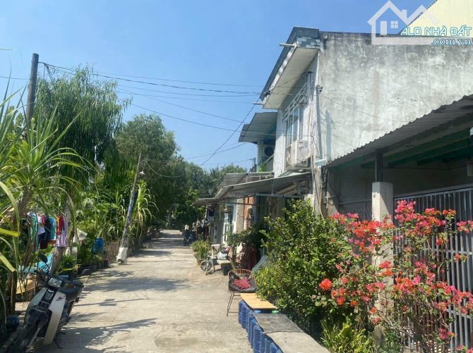 1,15 tỷ 💝Nhà đường Kênh A  Ấp 4 Xã Lê Minh Xuân, BC DT : 4 X 8.1 lầu, 2PN, 1WC giá rất nh