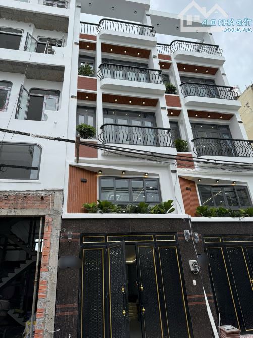 NHÀ MỚI Ở NGAY - HẺM 8M , 68M2 5 TẦNG SỔ VUÔNG ĐẸP