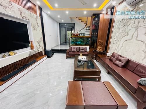 Kim Mã – 69m², 5 tầng – ngôi nhà đáng sở hữu nhất khu vực, giá 23,4 tỷ