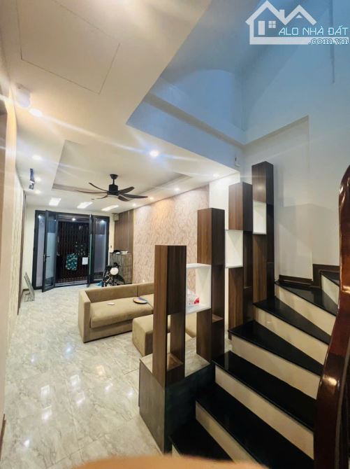 Lõi Hai Bà Trưng, nhà 2 mặt ngõ, 45m2, ban công rộng sáng, ngõ thông thoáng, ở thích