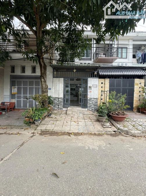 CHO THUÊ NHÀ KHU DÂN CƯ CÔNG TY 8 GẦN SIÊU THỊ GO GIÁ DƯỚI 9 TRIỆU