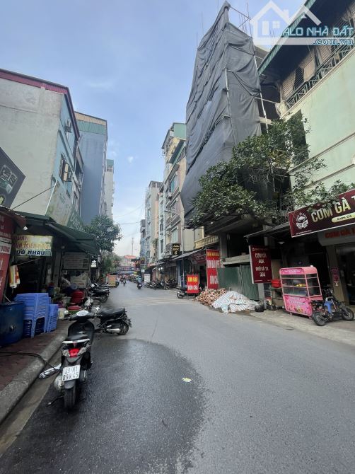 Bán nhà ngõ 66 Triều Khúc 40m² x 4 tầng phân lô ô tô tránh 2 mặt ngõ KD sau trường đại học