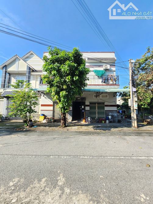 🏢 Bán dãy nhà trọ 1 trệt 1 lầu – P. An Thạnh, Tp. Thuận An  Diện tích: 300m² (10 x 30m),